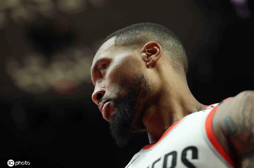 NBA常规赛，活塞客场114-146惨负雄鹿，遭遇23连败！