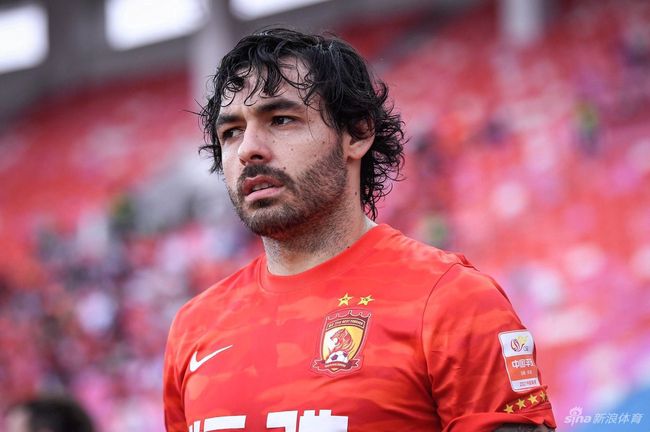 哈利伯顿带病出战砍26分10板13助0失误进3+1+助攻收割比赛NBA季中锦标赛1/4决赛，步行者在主场以122-112复仇凯尔特人，杀进半决赛。